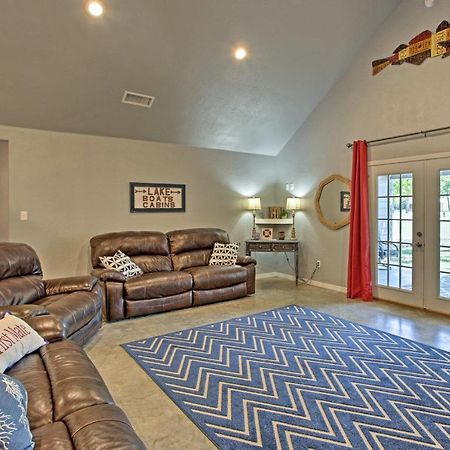 Modern Retreat With Gas Grill - Walk To Lake Texoma! Kingston Exteriör bild