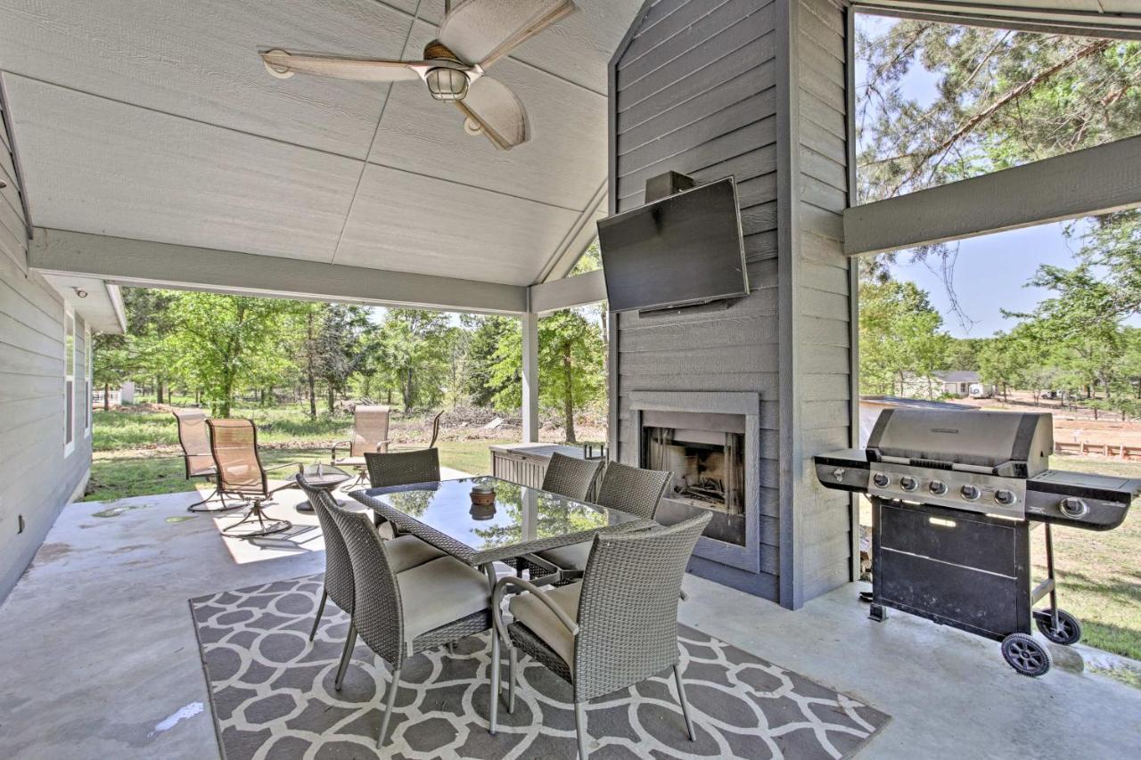Modern Retreat With Gas Grill - Walk To Lake Texoma! Kingston Exteriör bild