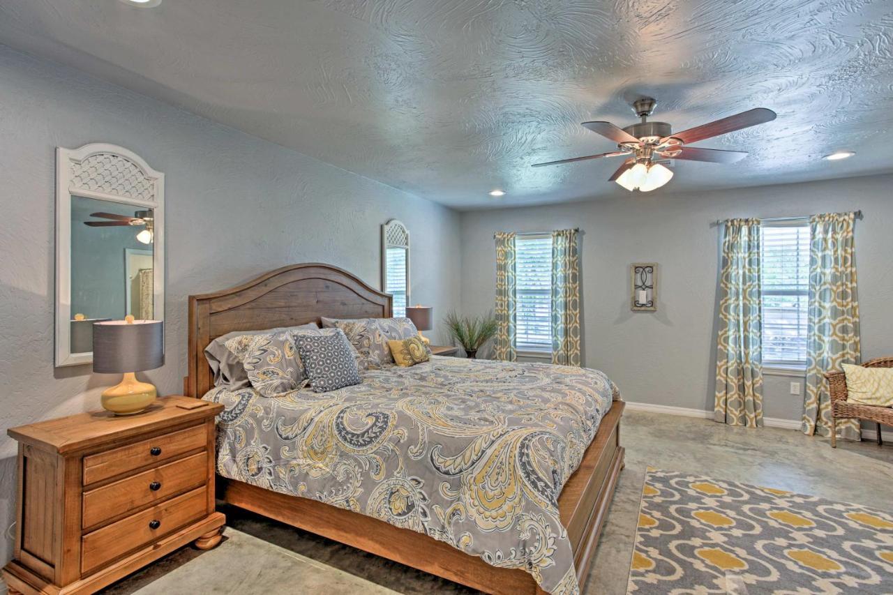 Modern Retreat With Gas Grill - Walk To Lake Texoma! Kingston Exteriör bild