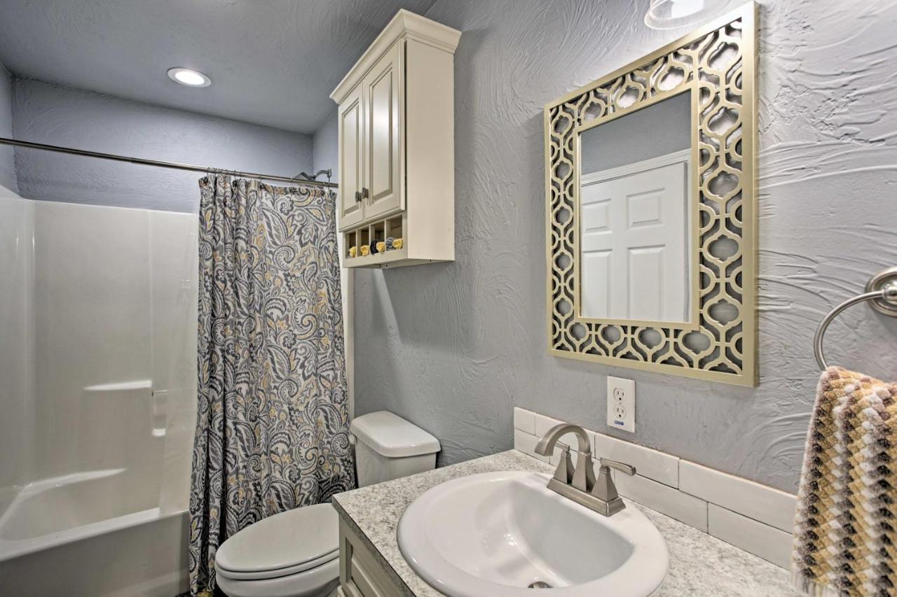 Modern Retreat With Gas Grill - Walk To Lake Texoma! Kingston Exteriör bild