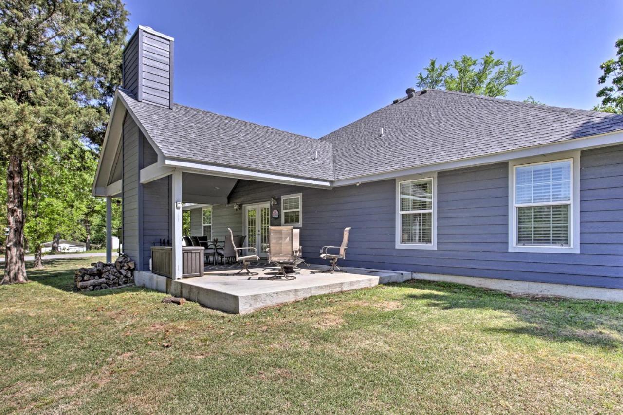 Modern Retreat With Gas Grill - Walk To Lake Texoma! Kingston Exteriör bild